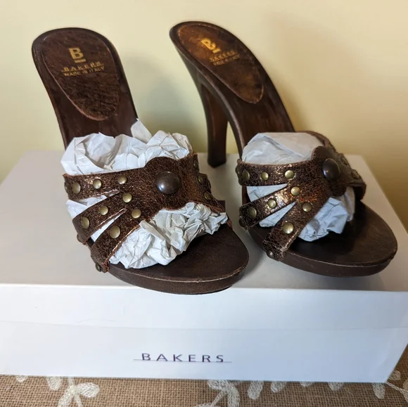 Vintage Bakers Italian leather slip on heels. Size 6. NWT, original box. - Picture 4 of 6